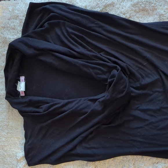 Dresses - Picture 5 of 8